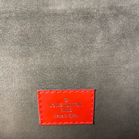 Louis Vuitton Cluny EPI MM bag - Picture 5 of 11